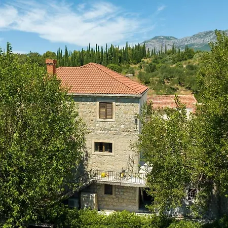 Trojanovic By Guide Βίλα