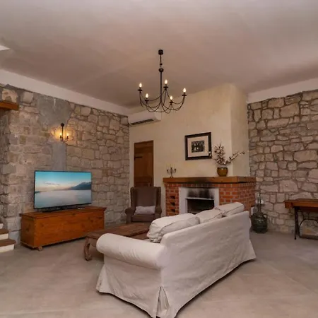 Βίλα Trojanovic By Guide *