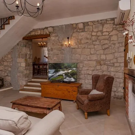 Βίλα Trojanovic By Guide *