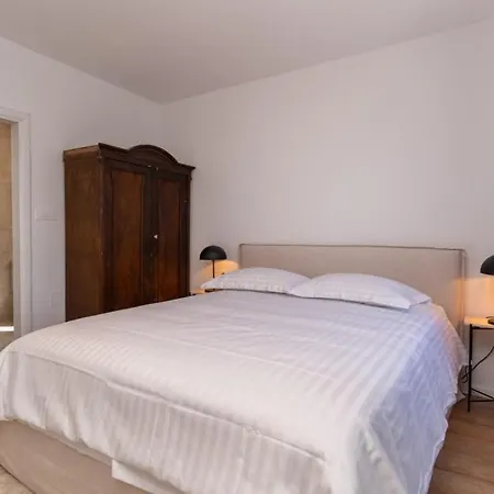 Trojanovic By Guide Palje Brdo