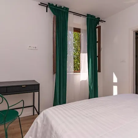 Trojanovic By Guide * Palje Brdo