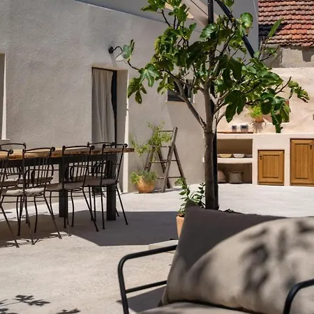 Βίλα Trojanovic By Guide *